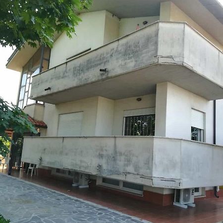 Old Club Casa Vacanze Carlo Trani 艾普瑞利亚 外观 照片