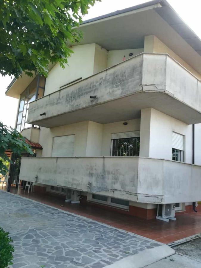Old Club Casa Vacanze Carlo Trani 艾普瑞利亚 外观 照片