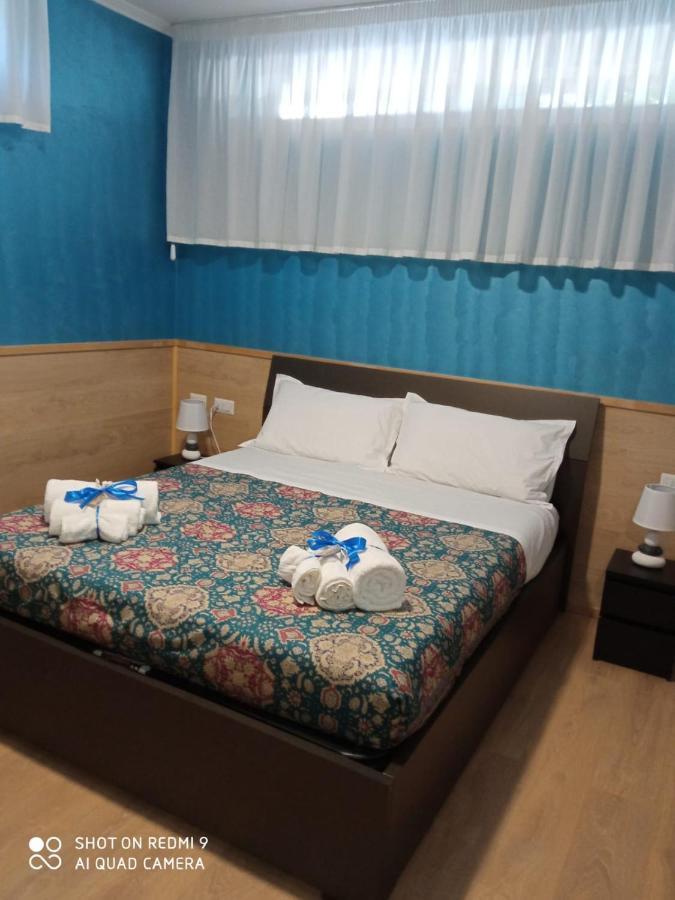 Old Club Casa Vacanze Carlo Trani 艾普瑞利亚 外观 照片
