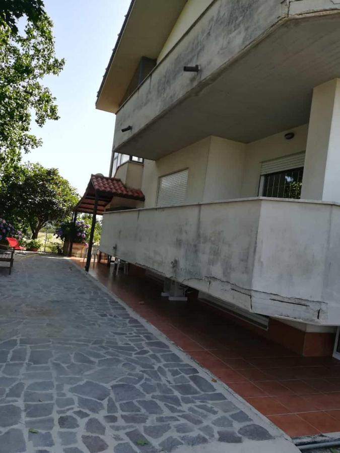 Old Club Casa Vacanze Carlo Trani 艾普瑞利亚 外观 照片