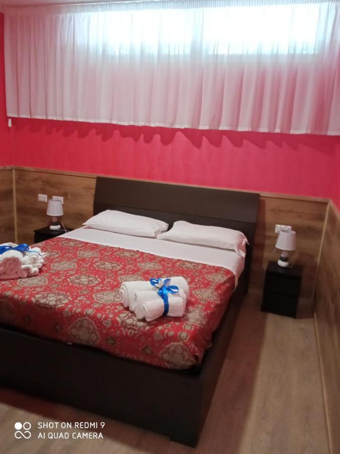 Old Club Casa Vacanze Carlo Trani 艾普瑞利亚 外观 照片